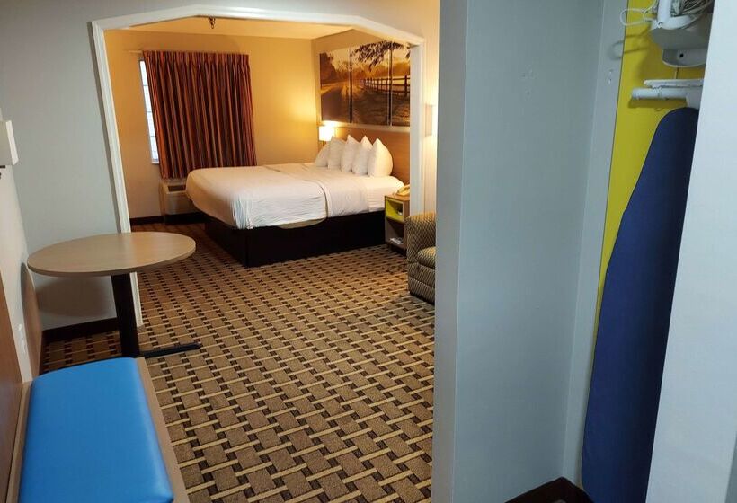 هتل Days Inn & Suites By Wyndham Huntsville
