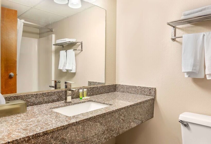 فندق Days Inn & Suites By Wyndham Rocky Mount Golden East