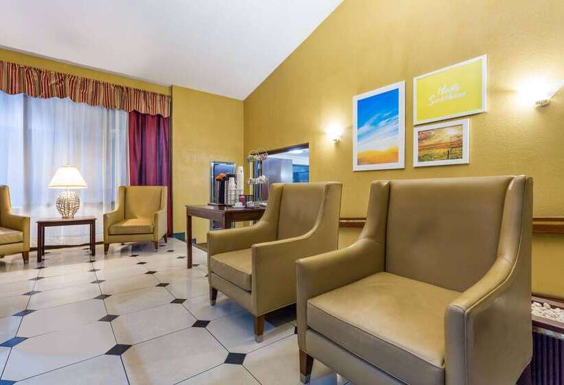 בית מלון כפרי Days Inn & Suites By Wyndham Rocky Mount Golden East