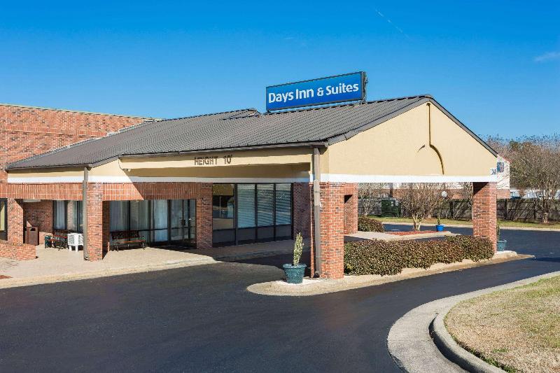 فندق Days Inn & Suites By Wyndham Rocky Mount Golden East