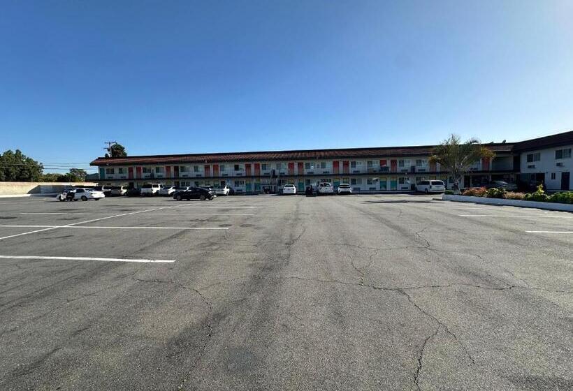 בית מלון כפרי The Dixie Orange County