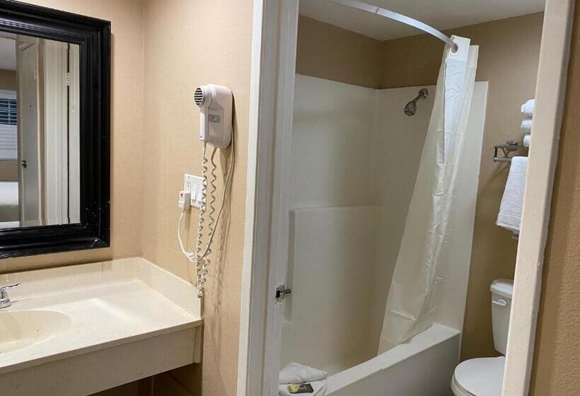 בית מלון כפרי The Dixie Orange County