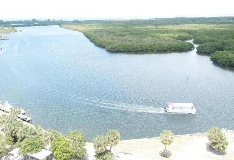 فندق Tampa Bay, Beach Step Away, Wifi, Free Parking,pools, Jacuzzi