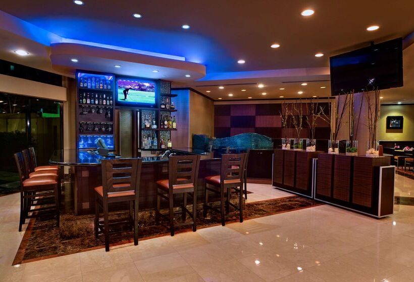 فندق Lakeside Orange County Airport