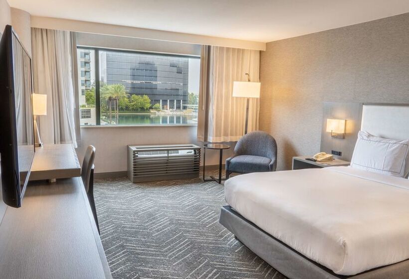 فندق Lakeside Orange County Airport