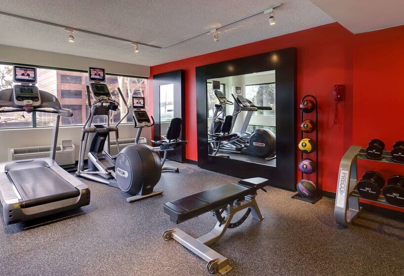 فندق Lakeside Orange County Airport