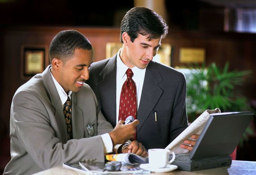 فندق Lakeside Orange County Airport