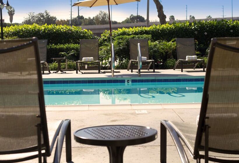 فندق Lakeside Orange County Airport