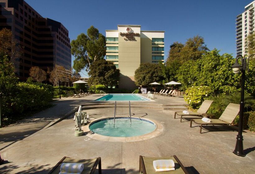 فندق Lakeside Orange County Airport