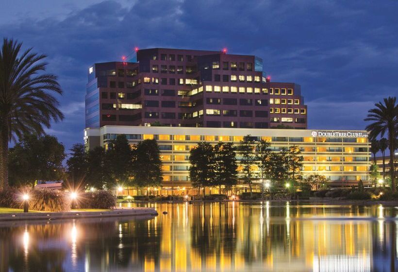 فندق Lakeside Orange County Airport