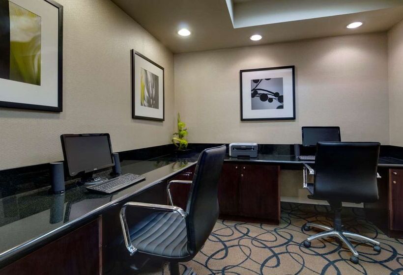 فندق Lakeside Orange County Airport