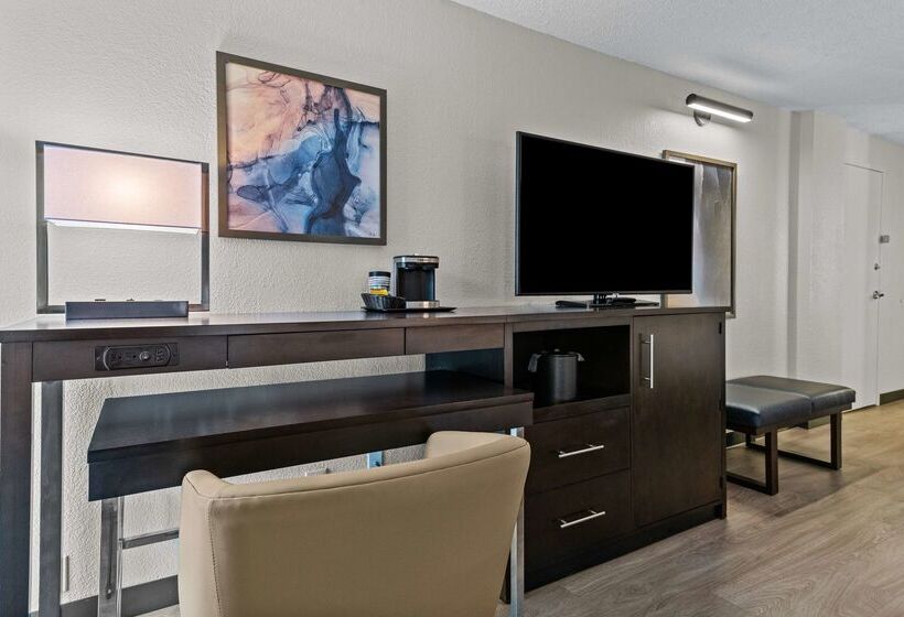 هتل Doubletree By Hilton Raleigh Midtown, Nc