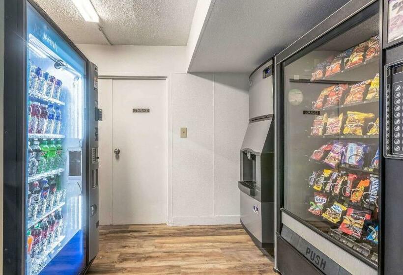 فندق Econo Lodge