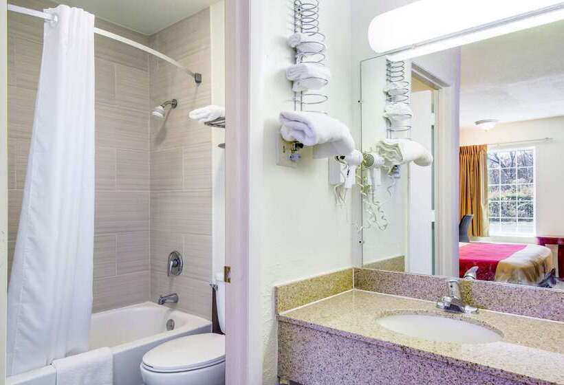 فندق Econo Lodge