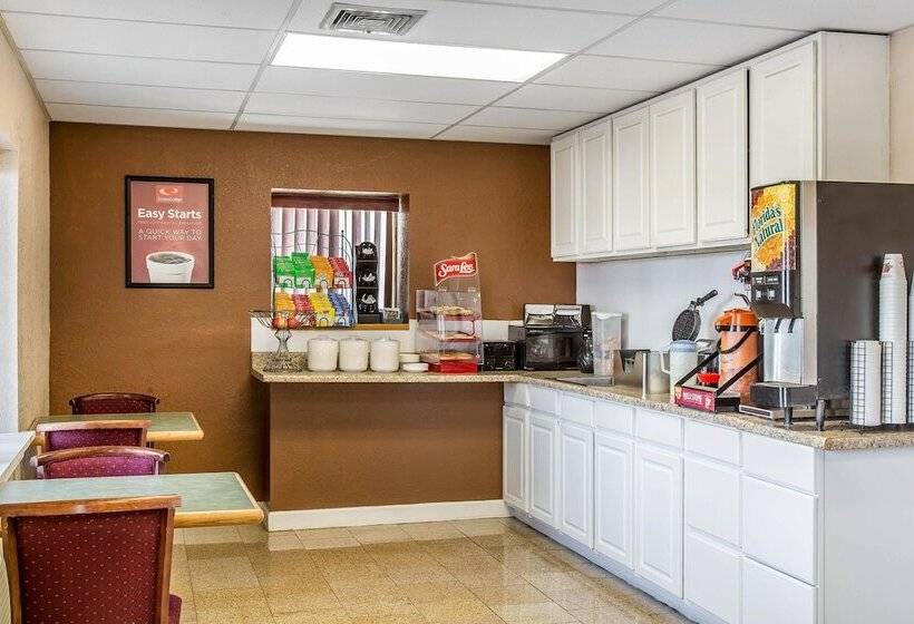 酒店 Econo Lodge Cranston Providence