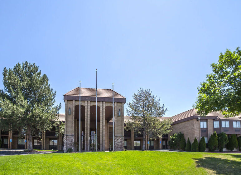 בית מלון כפרי Econo Lodge Inn And Suites Sandy