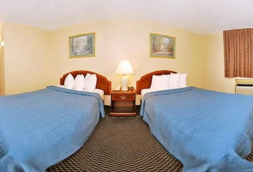 فندق Econo Lodge Inn & Suites