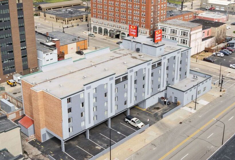 فندق Econo Lodge Inn & Suites