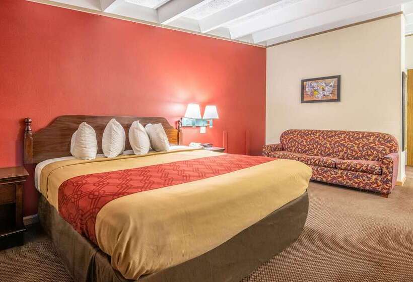 فندق Econo Lodge   Perry National Fair Ground Area