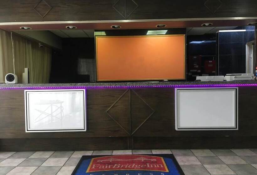 هتل Fairbridge Inn Express Melrose Park