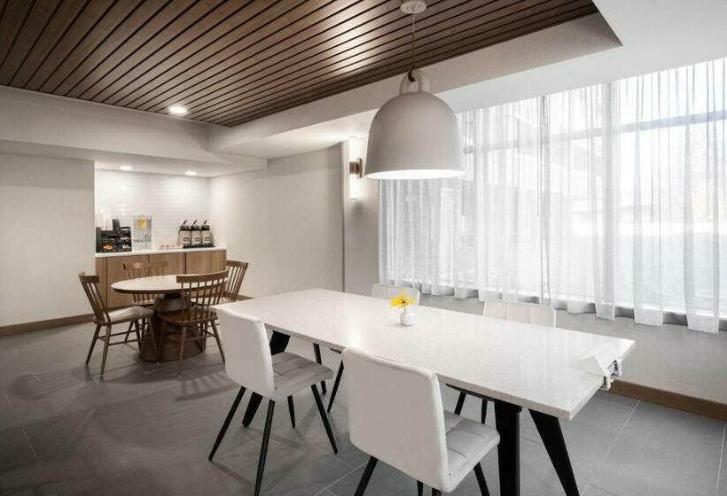 فندق Fairfield Inn & Suites Boulder