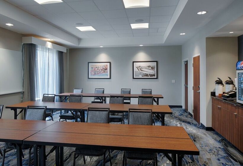 هتل Fairfield Inn & Suites By Marriott Columbus Airport