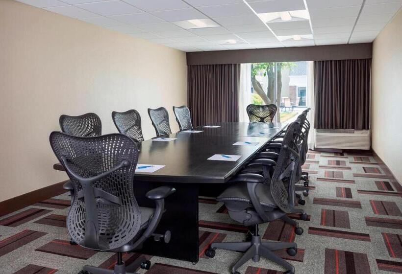 فندق Four Points By Sheraton Buffalo Grove