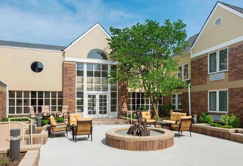 فندق Four Points By Sheraton Buffalo Grove