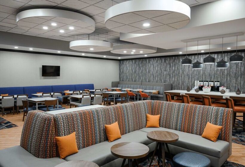 Отель Hampton Inn Evansville/airport