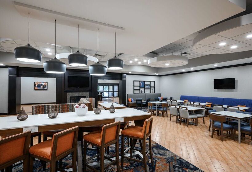 Отель Hampton Inn Evansville/airport