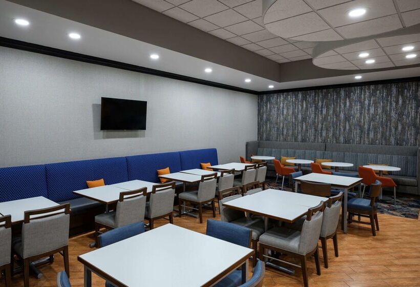 Отель Hampton Inn Evansville/airport