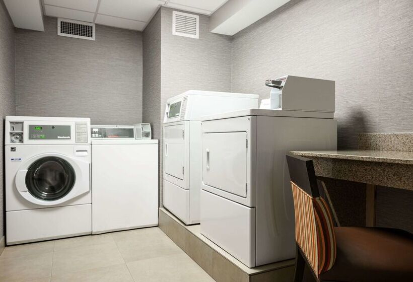 Отель Hampton Inn Evansville/airport