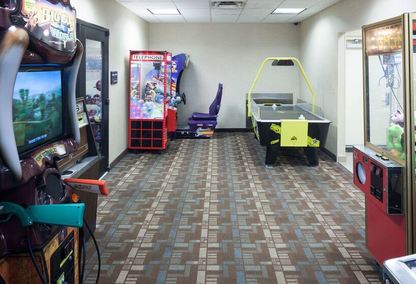 هتل Hampton Inn St. Louisdowntown