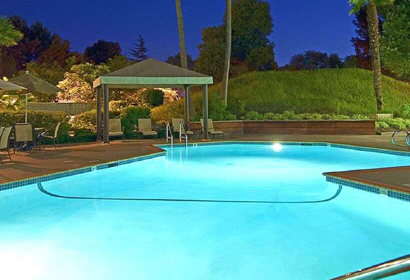 فندق Hilton Concord