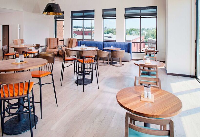 בית מלון כפרי Hilton Garden Inn Providence