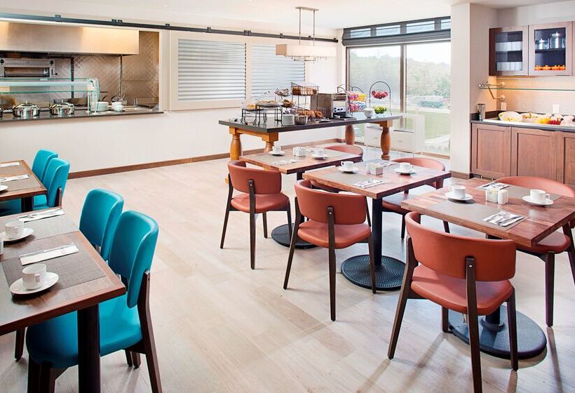 בית מלון כפרי Hilton Garden Inn Providence