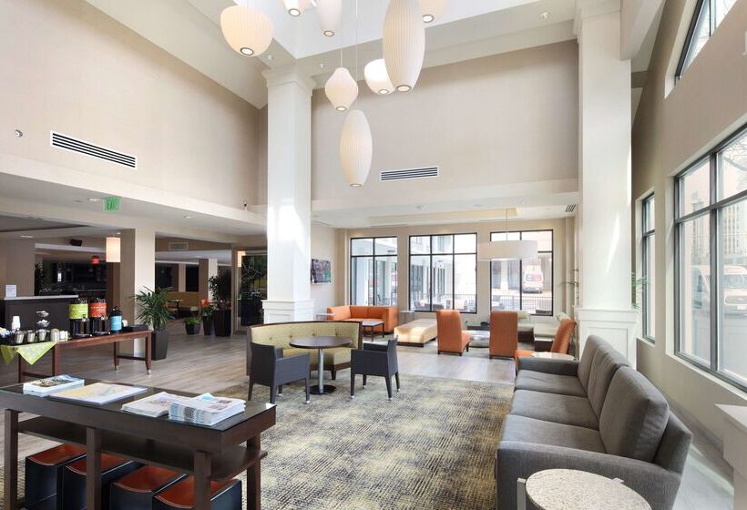 Отель Hilton Garden Inn Reagan National Airport