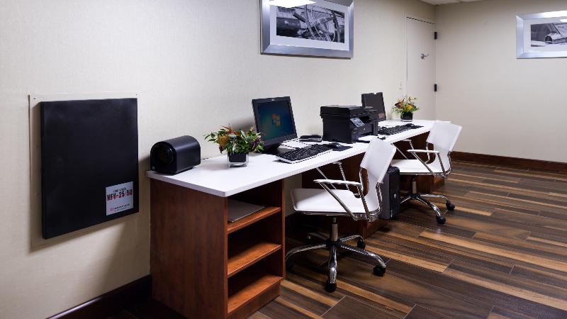 Holiday Inn Hotel & Suites Warren, An Ihg