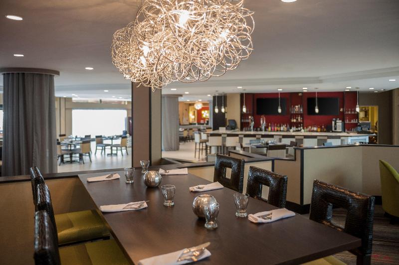 فندق Inn At Fox Chase   Bw Premier Collection