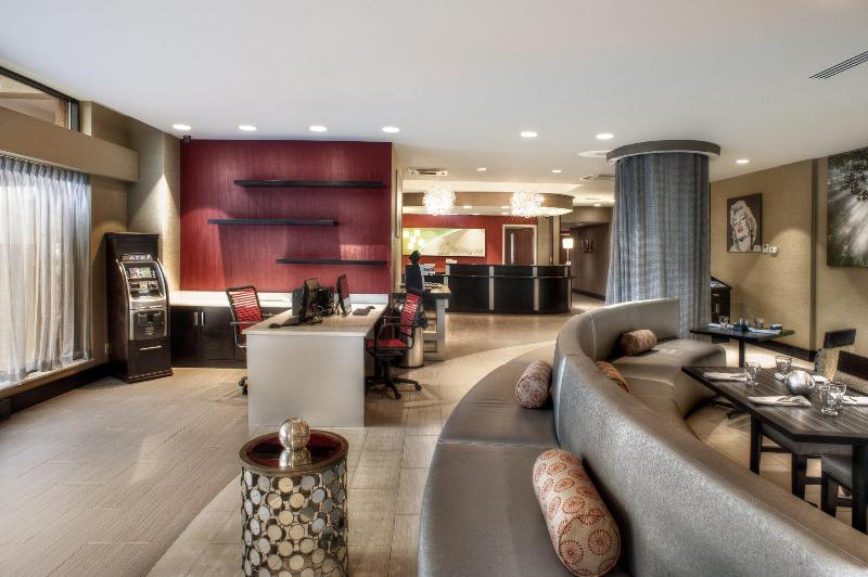 فندق Inn At Fox Chase   Bw Premier Collection