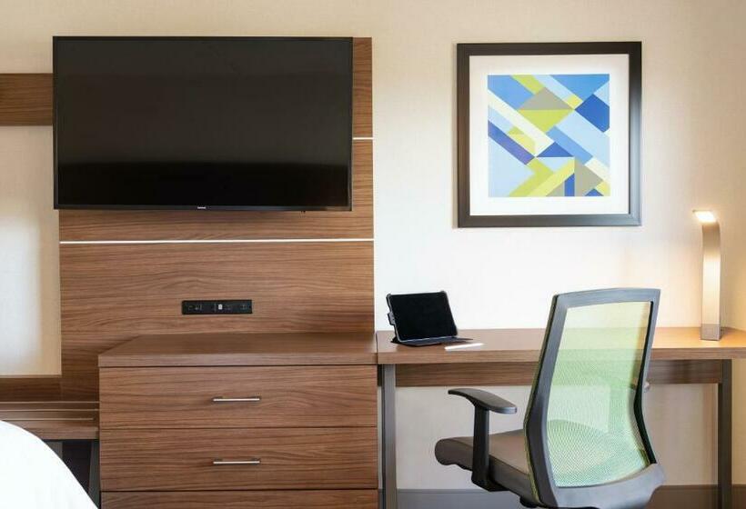 فندق Holiday Inn Express   Plattsburgh, An Ihg