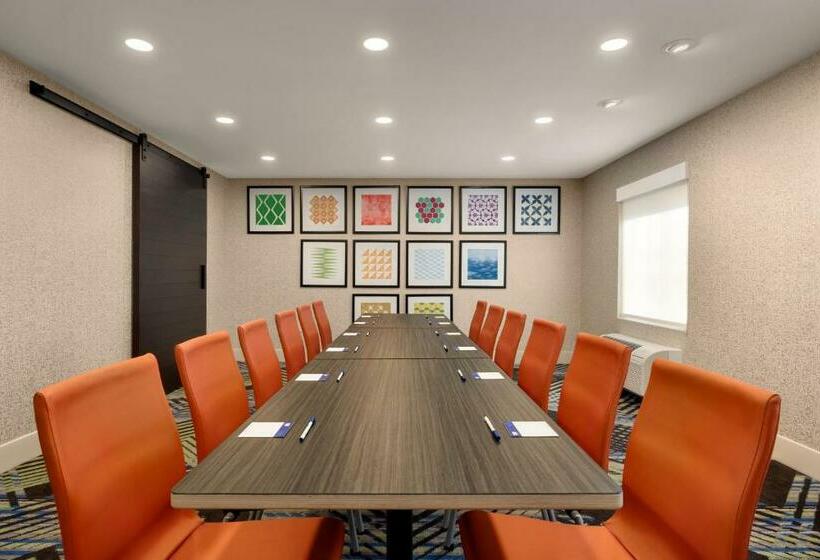 فندق Holiday Inn Express   Plattsburgh, An Ihg