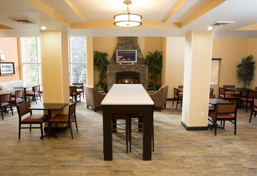 Holiday Inn Express Hotel & Suites Cherokee Casino, An Ihg