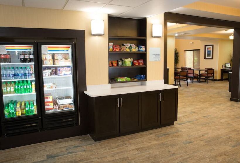 Holiday Inn Express Hotel & Suites Cherokee Casino, An Ihg