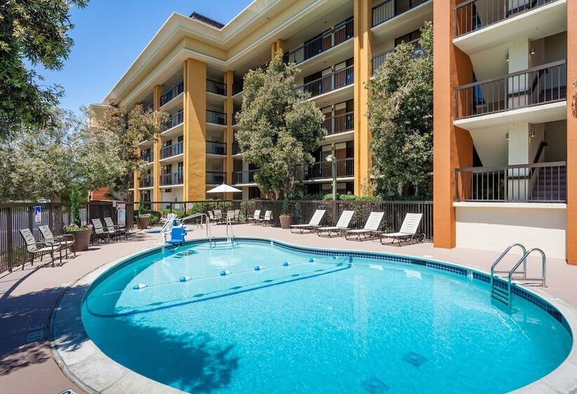 فندق Holiday Inn Express At Monterey Bay, An Ihg