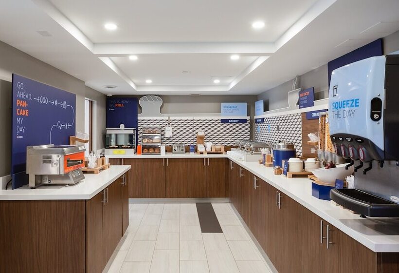 Отель Holiday Inn Express Keene, An Ihg