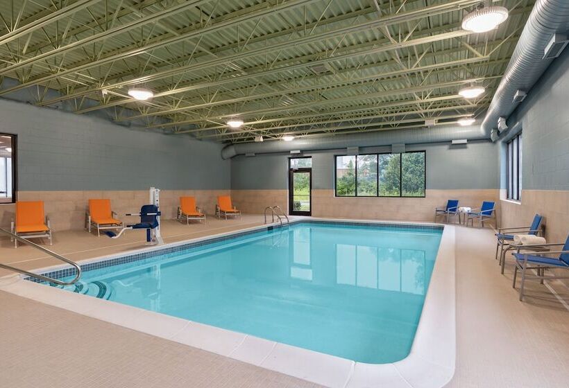 فندق Holiday Inn Express   Plattsburgh, An Ihg