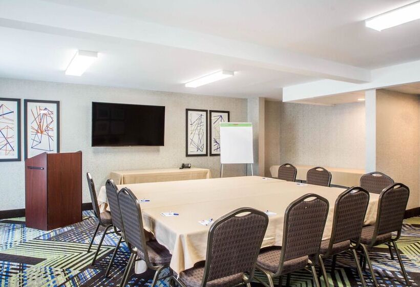 호텔 Holiday Inn Express & Suites   Albany Airport   Wolf Road, An Ihg