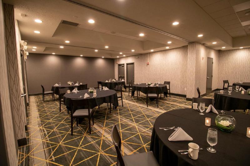 Отель Holiday Inn Grand Rapids Downtown, An Ihg