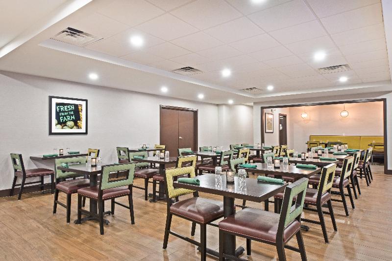בית מלון כפרי Holiday Inn Harrisburg East, An Ihg
